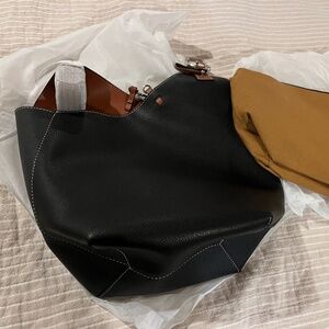 NWT *BRAND NEW* Leather Crossbody Satchel